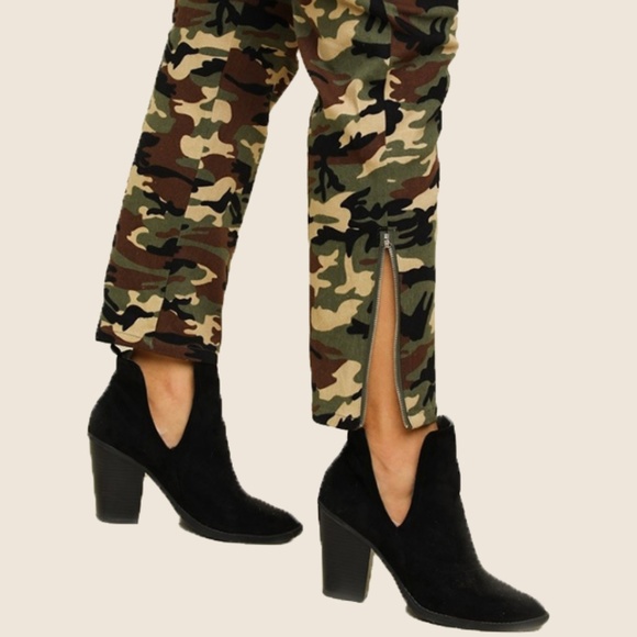 Camo Skinny Pants with Ankle Zippers - Picture 3 of 5